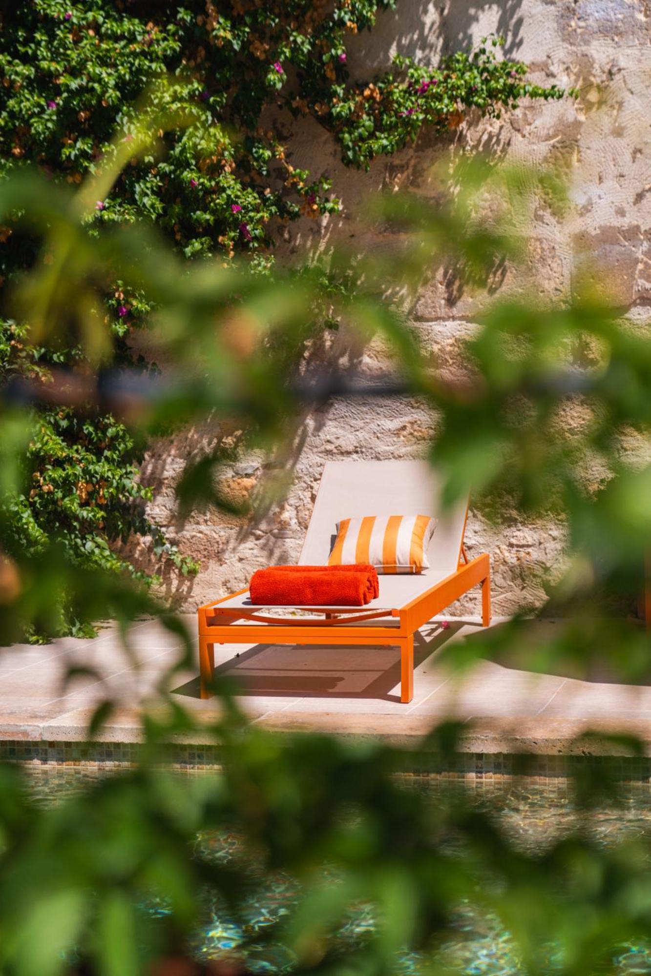 Bed and Breakfast Le Jardin Des Cordeliers Tarascon Exterior foto