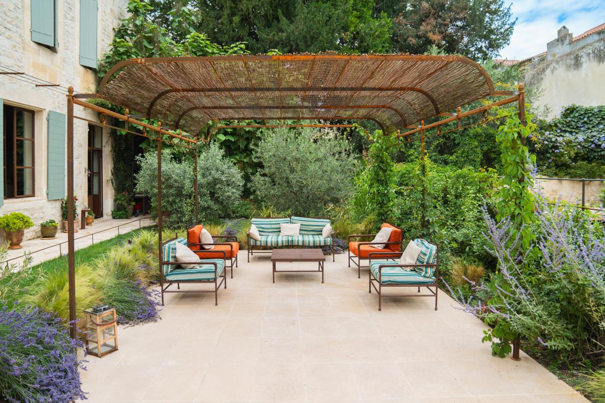 Bed and Breakfast Le Jardin Des Cordeliers Tarascon Exterior foto