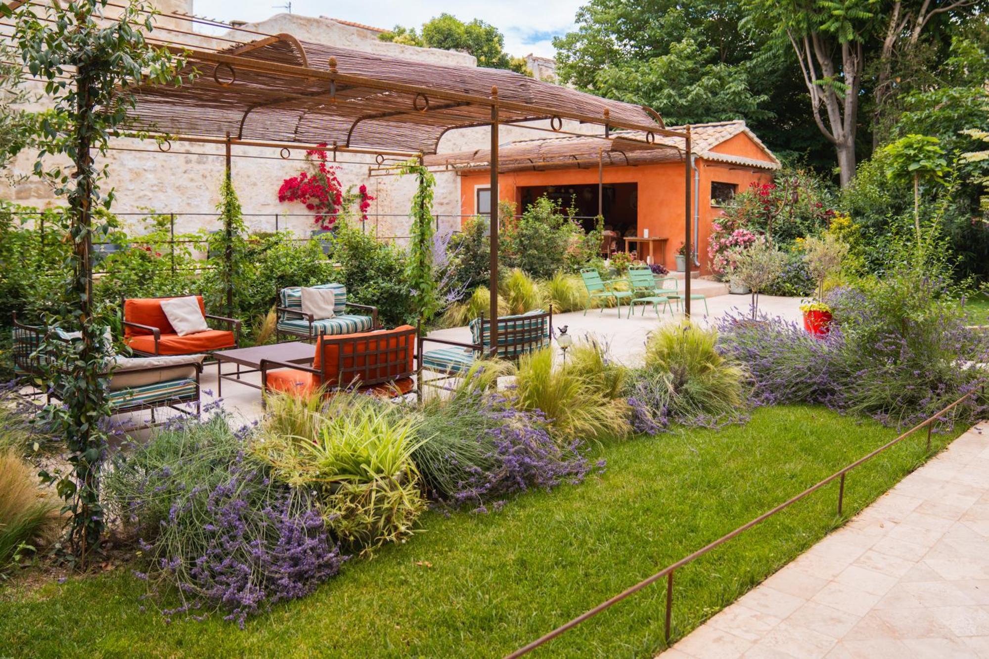 Bed and Breakfast Le Jardin Des Cordeliers Tarascon Exterior foto