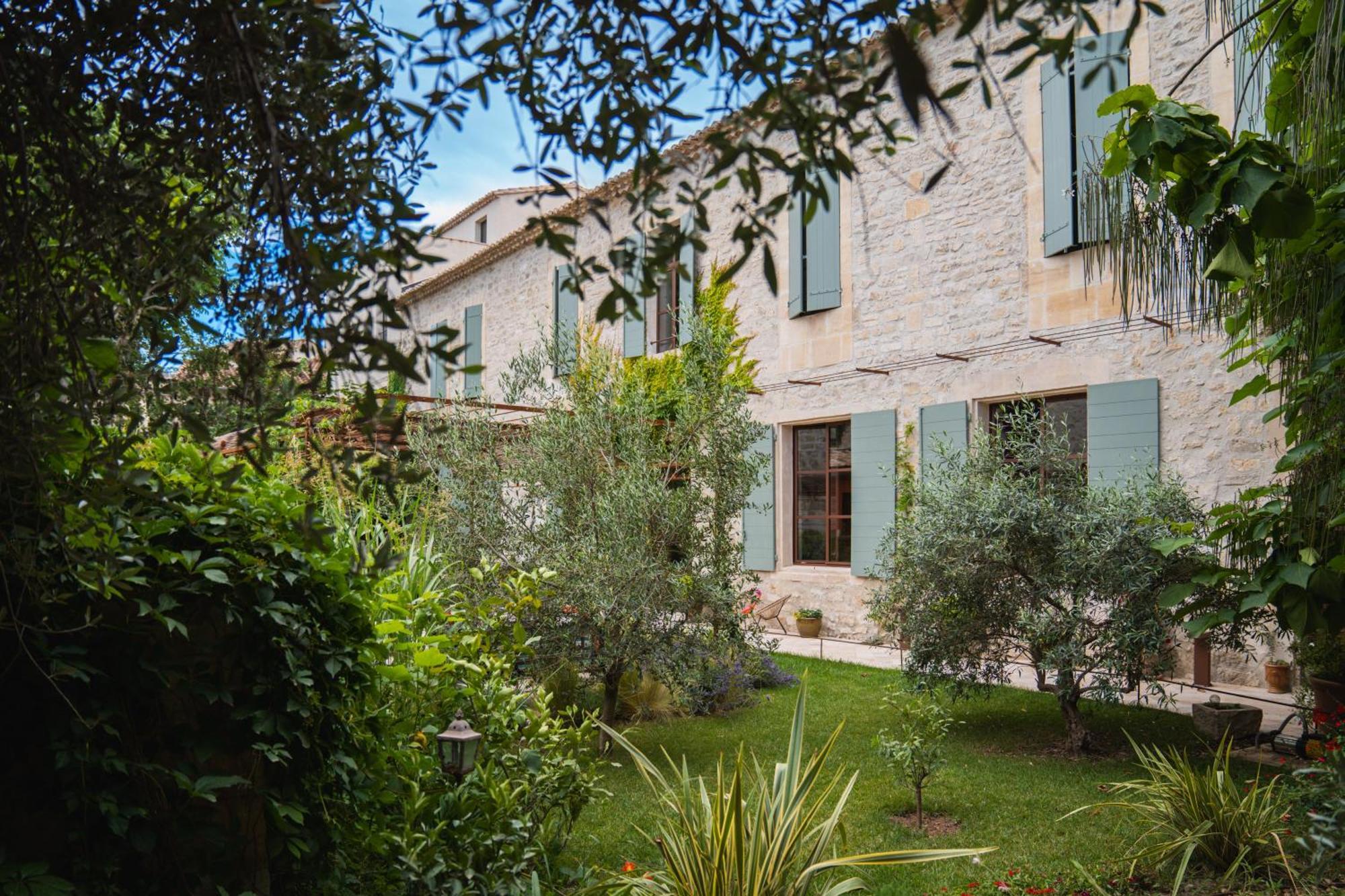 Bed and Breakfast Le Jardin Des Cordeliers Tarascon Exterior foto